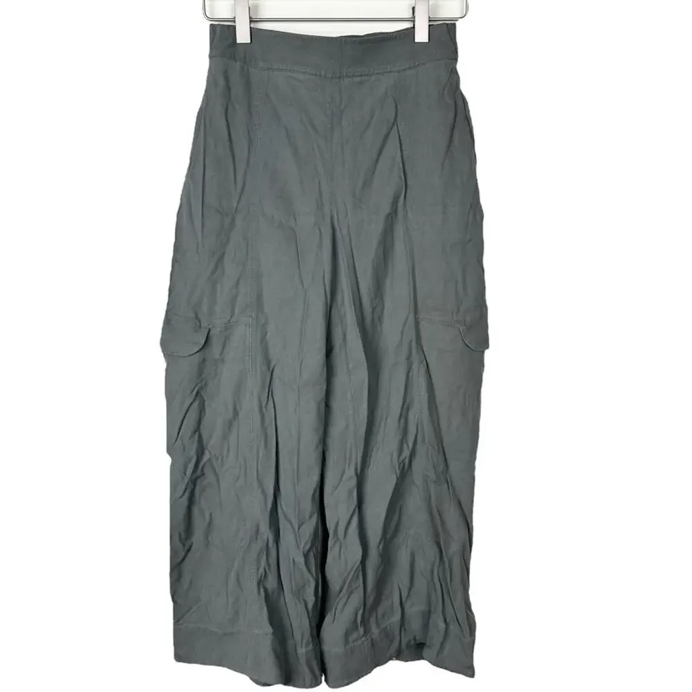 lululemon athletica Cropped Wide-Leg Cargo Pants in Olive Gray